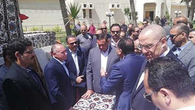 رئيس الوزراء يتفقد معرض المُنتجات اليدوية والحرف التراثية برشيد