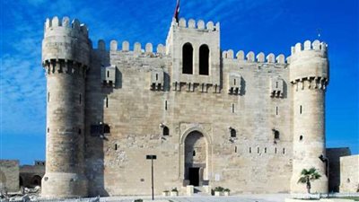 رئيس رومانيا الأسبق وحرمه يزوران 