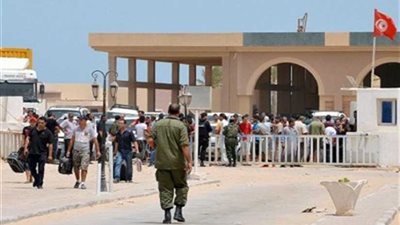 الخارجية التونسية تدعو مواطنيها في ليبيا إلى توخي الحذر