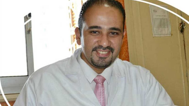 د. مينا مديرا لعيادة