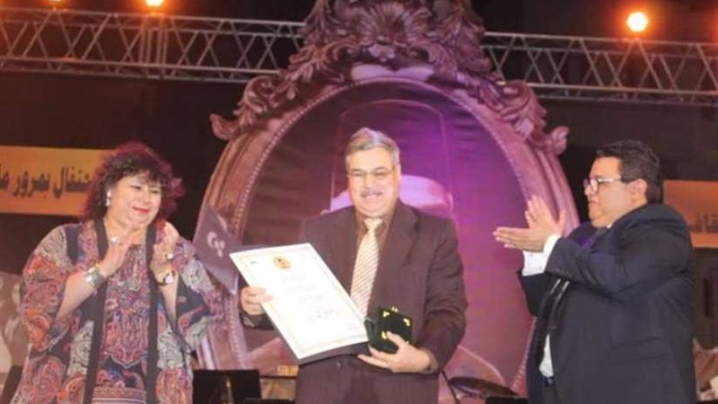 وزيرة الثقافة تكرم