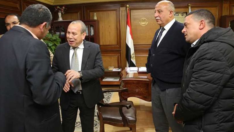 محافظ كفرالشيخ يبحث