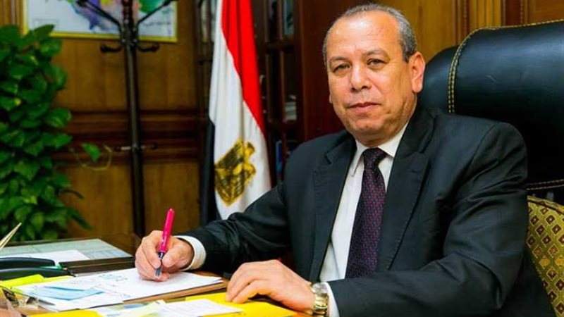 محافظ كفر الشيخ يمنح