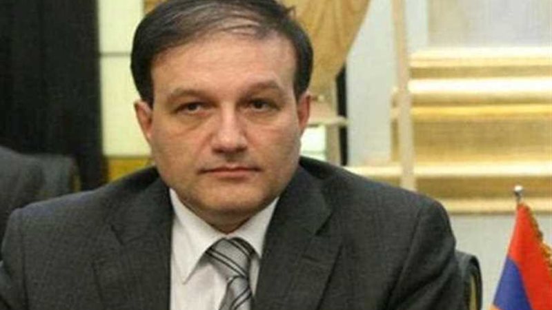 سفير أرمينيا يشيد