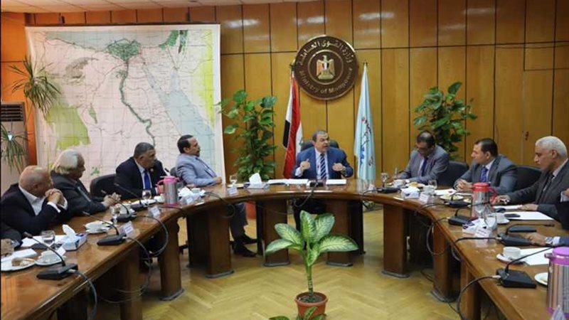 سعفان يناقش المشكلات