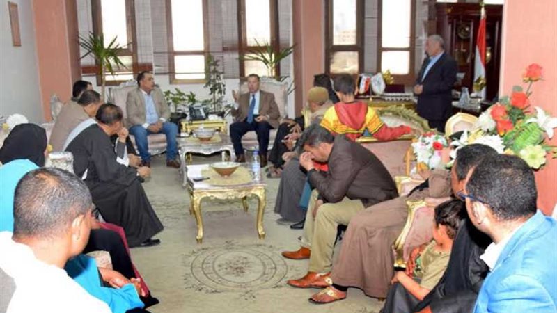 محافظ بني سويف يستقبل