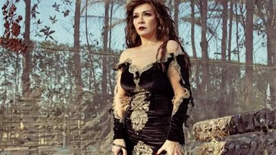 جلسة تصوير مثيرة لجيهان قمري وسط الغابات