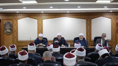 وكيل الأزهر يتابع الاستعدادات النهائية للامتحانات