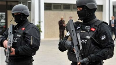 السلطات التونسية تجمد أموال 39 شخصًا لارتباطهم بالإرهاب
