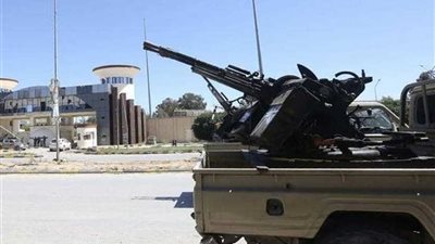 طائرة لميليشيات طرابلس تقصف معسكر 