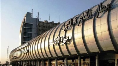 جمارك مطار القاهرة تحبط محاولة تهريب كمية من الحشيش والكوكايين