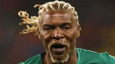 سونج يجول في شوارع القاهرة بالكأس