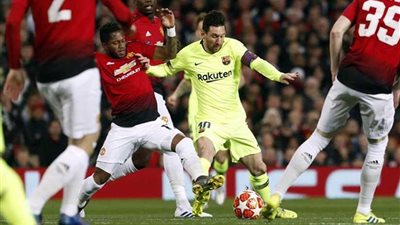 صحف إنجلترا تبرز صعوبة موقف مانشستر يونايتد بعد الهزيمة من برشلونة