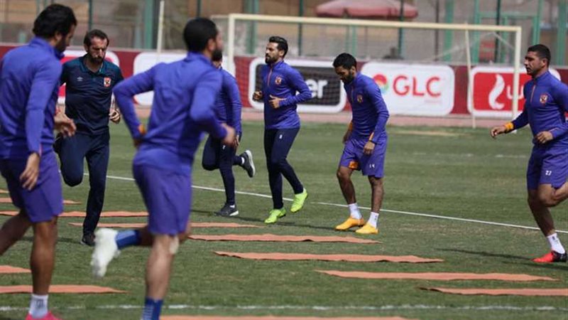 لاعبو الأهلي الغائبون