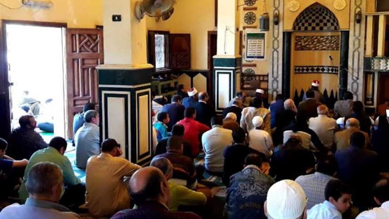 محافظ البحيرة يستمع