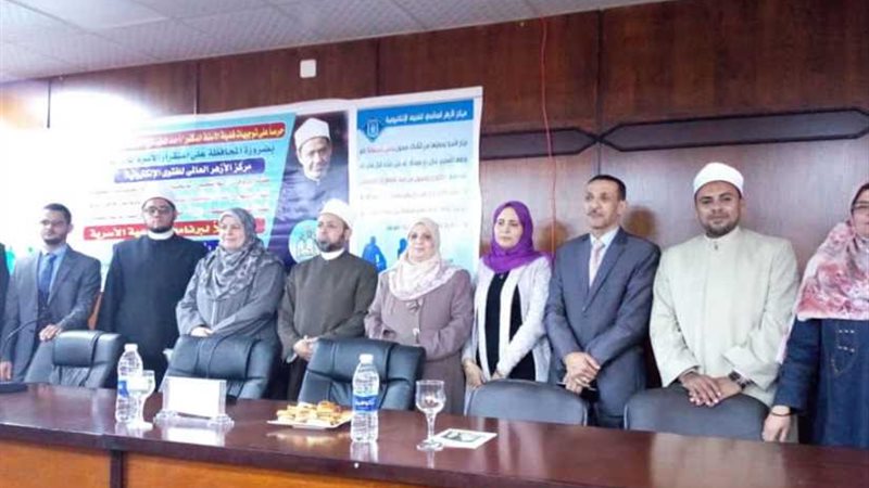 ثلاث ندوات لمركز