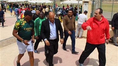 وفد جنوب إفريقيا يشيد بملعب وإنشاءات 