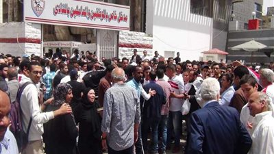 رئيس الزمالك يمنح الجماهير التذاكر مجانا.. (صور)