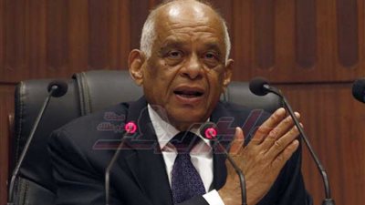 عاجل.. رئيس «النواب»: المادة الانتقالية صيغت بدقة مريحة للجميع بما يفضي على أي توريث أو تأبيد