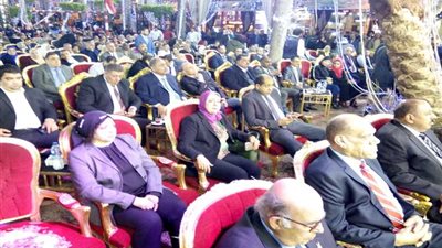 المشاركون بمؤتمر 