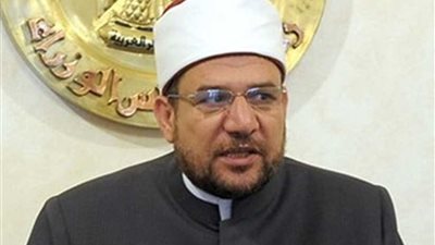 وزير الأوقاف يلغي تصريح الخطابة الخاص بالدكتور إمام رمضان