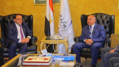 وزير النقل يطالب بتكثيف الأعمال بمشروعات الخط الثالث للمترو