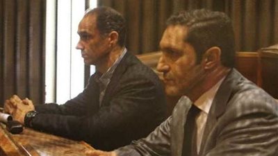 تأجيل محاكمة علاء وجمال مبارك في قضية