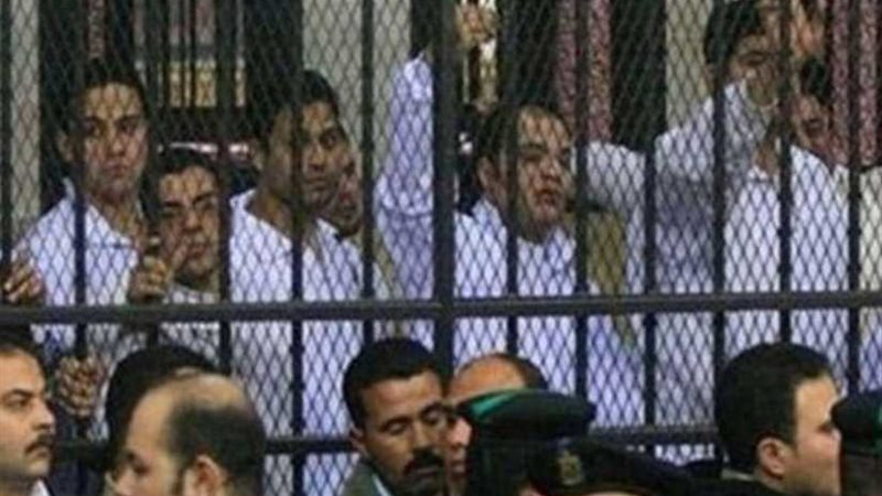 تأجيل محاكمة 44 متهما