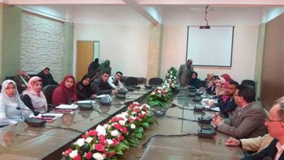 20 مدربًا يوقعون عقود محو أمية الكبار بالغربية