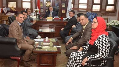 محافظ بني سويف يلتقي الملحق التجاري لإندونيسيا