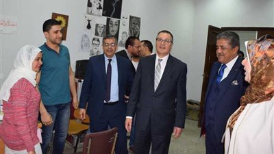 رئيس جامعة بنها يتفقد المنشآت الجامعية