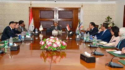 وزير التنمية المحلية يبحث مع وفد من البنك الدولي برامج تطوير منظومة التخطيط المحلي