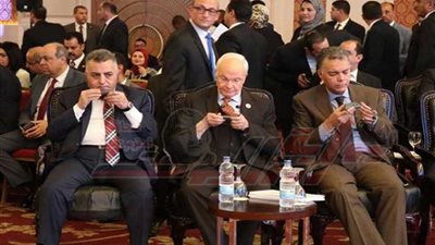 أول ظهور لوزير النقل السابق عقب حادث محطة مصر