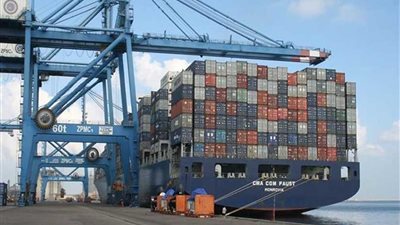 ميناء دمياط يستقبل 9 سفن للحاويات والبضائع العامة