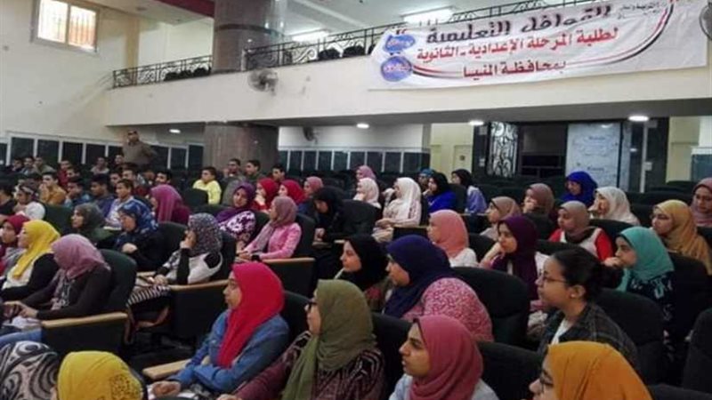 قوافل تنويرية لطلاب