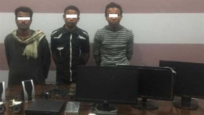 ضبط 3 متهمين بسرقة