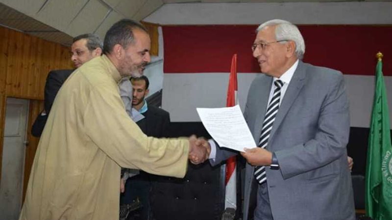 تسليم عقود تمليك