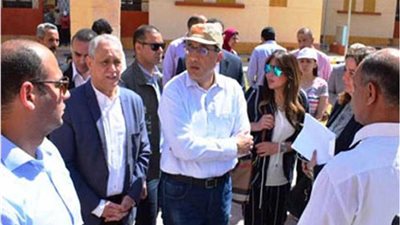 رئيس الوزراء يتفقد معالجة صرف صحي الزينية بالأقصر وروافع صرف المدامود