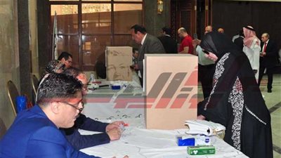 توافد المصريين بكثافة على السفارة المصرية بالرياض للإدلاء بأصواتهم في التعديلات الدستورية‎