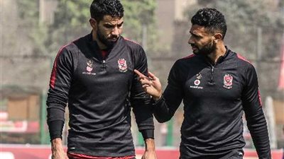 عرين الأهلي في مأزق قبل لقاء المصري