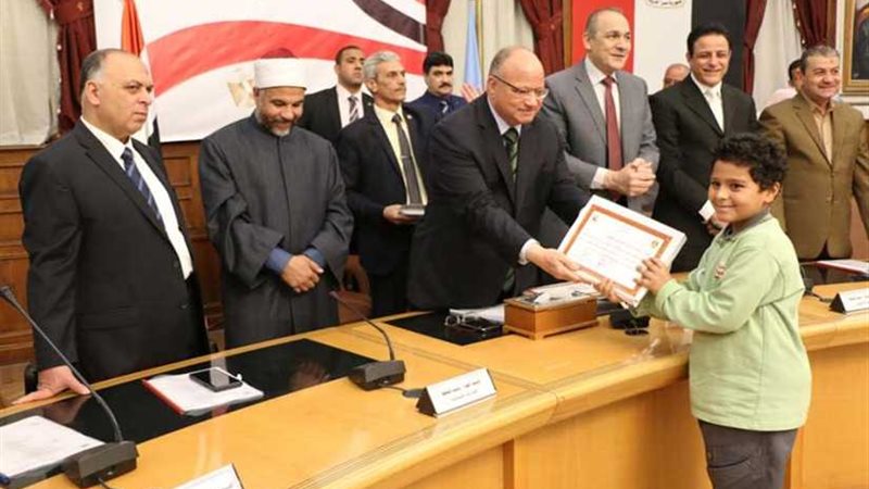 بينهم كفيف.. محافظ