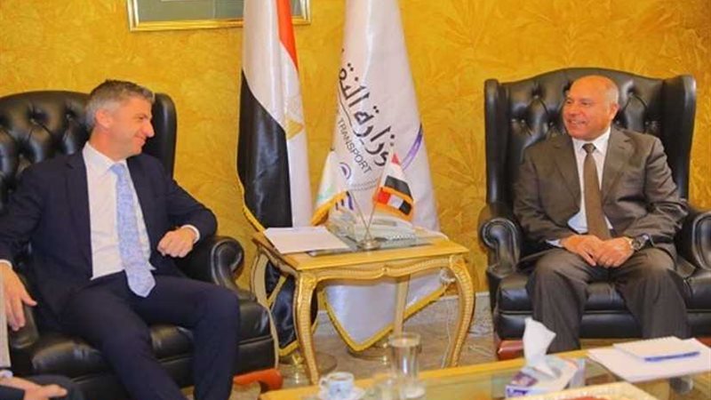 وزير النقل يبحث مع