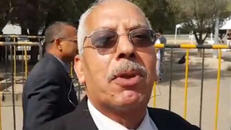 حضر في السادسة صباحًا..