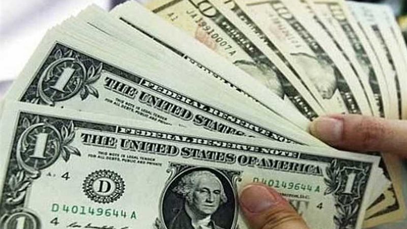 روسي يرصد جوائز بـ600