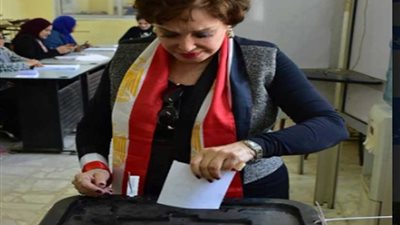 لبلبة من أمام اللجنة الانتخابية: 