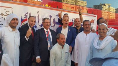 لليوم الثاني.. المصريون يتوافدون على لجان الاستفتاء بالسعودية (صور)