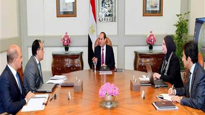 الرئيس السيسي يؤكد إيمان الدولة بالدور الكبير للمشروعات الصغيرة والمتوسطة كقاطرة للتنمية