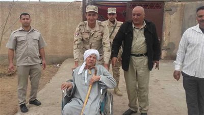 مشاركة كبيرة للمرأة والشباب وإقبال جيد من المواطنين على لجان الاستفتاء بكفر الشيخ