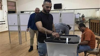 بالصور.. لاعبو المصارعة يدلون بأصواتهم في التعديلات الدستورية