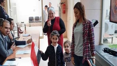 لبنان: تزايد أعداد المقترعين في استفتاء التعديلات الدستورية رغم الطقس السئ